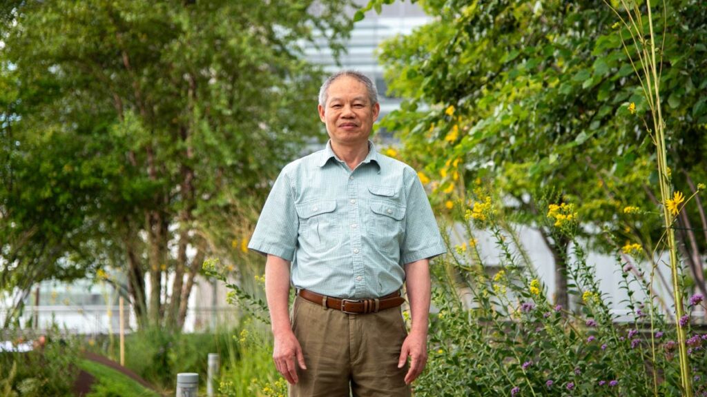 Photo of Yongxian Qian.