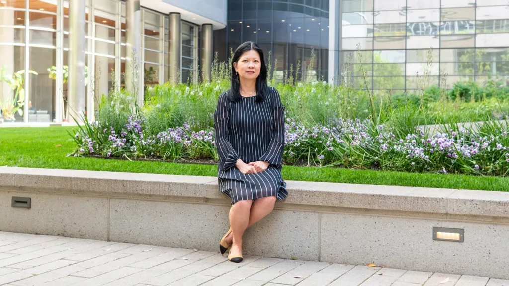 Photo of Linda Moy.